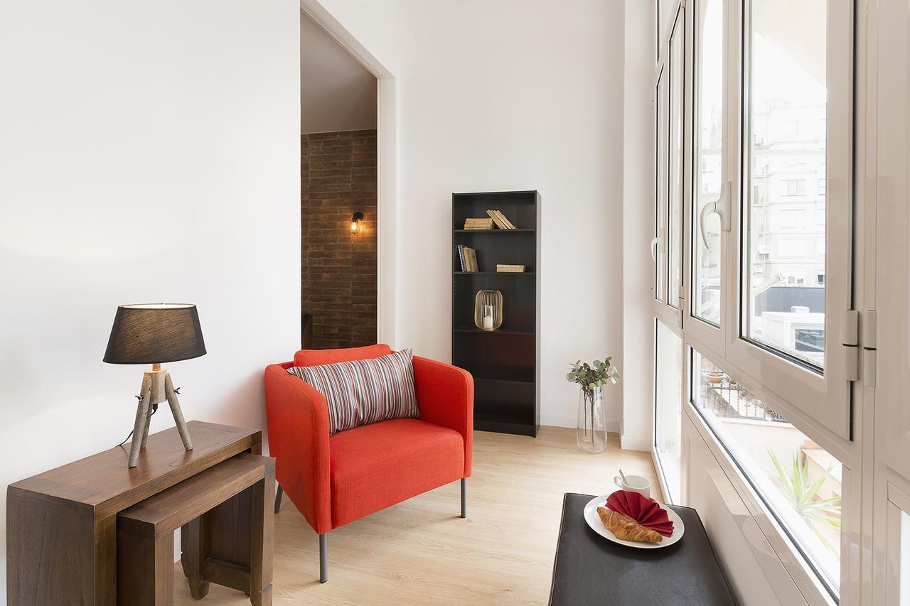 Royal Aribau Nextdoor Apartment Barcelona Exterior photo