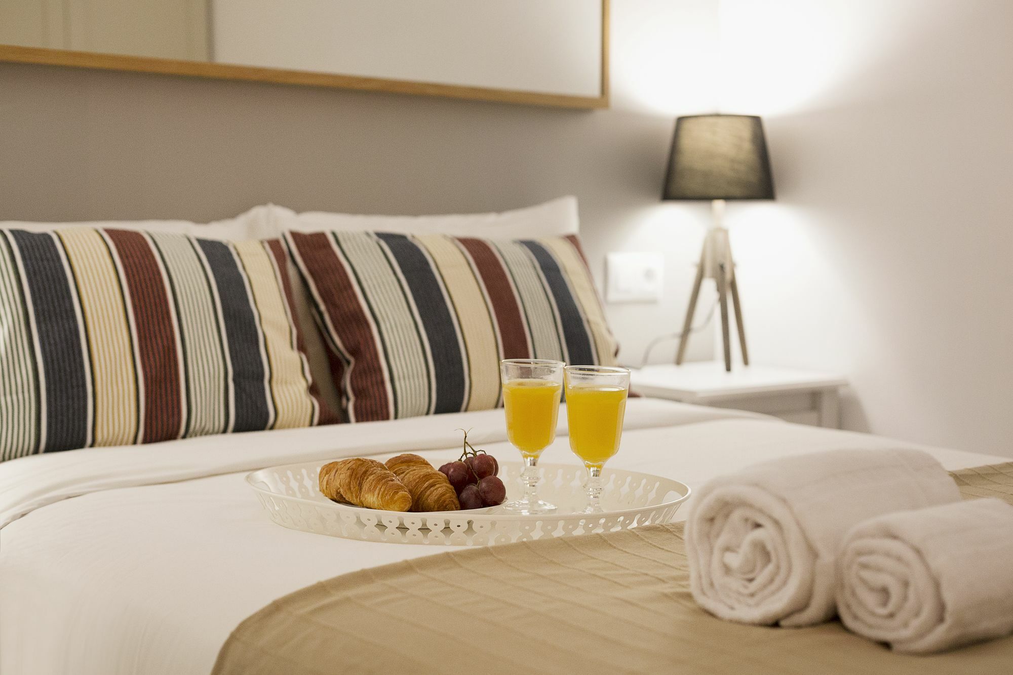 Royal Aribau Nextdoor Apartment Barcelona Exterior photo